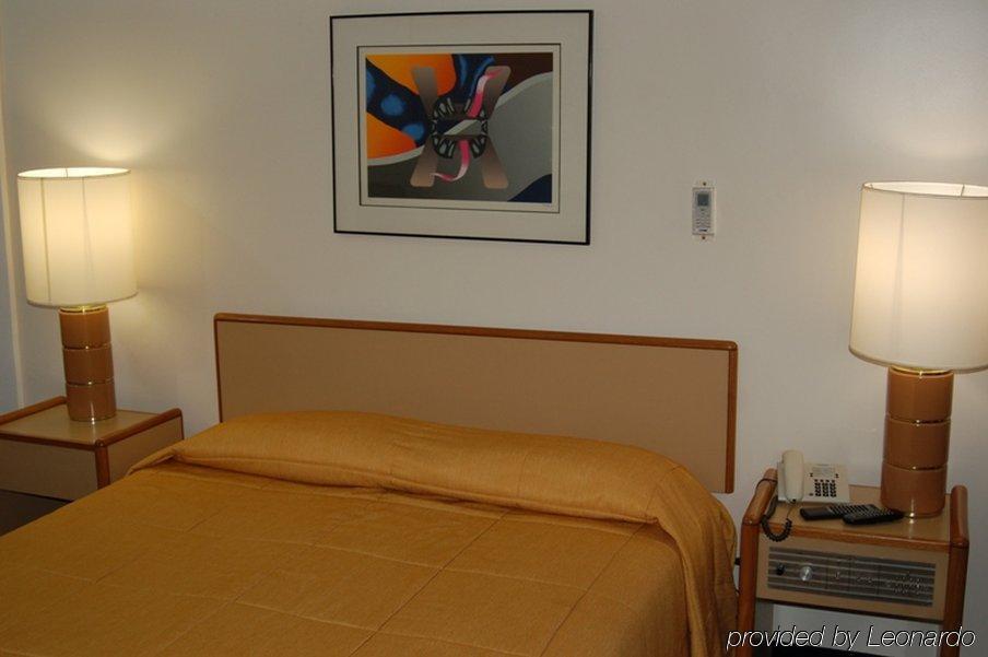 Like Ue Hotel Гояния Номер фото